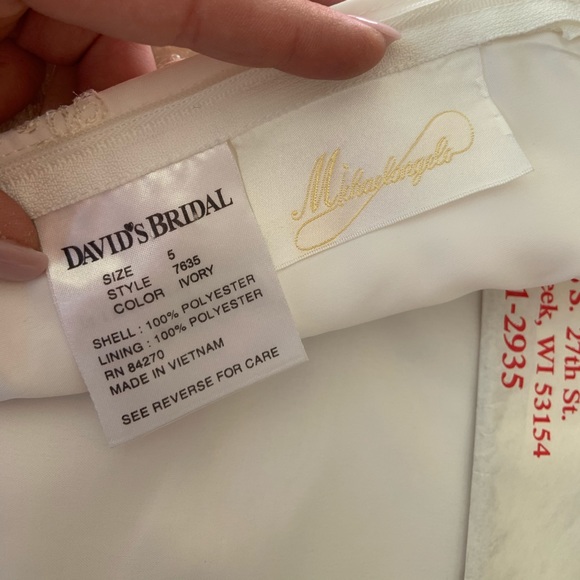 David’s Bridal Kids dress - Picture 4 of 4